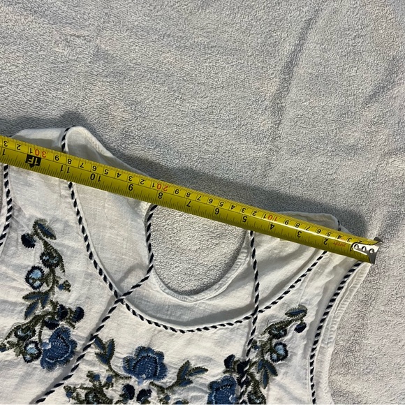 Max Studio Ivory Tank Top with Navy Embroidery, vintage 1940s look - Picture 9 of 11
